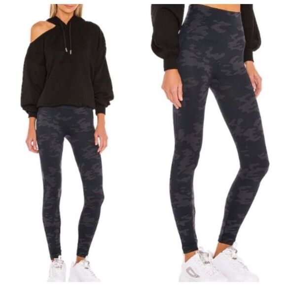 SPANX Look At Me Now Leggings in Black Camo Size S - Picture 1 of 7